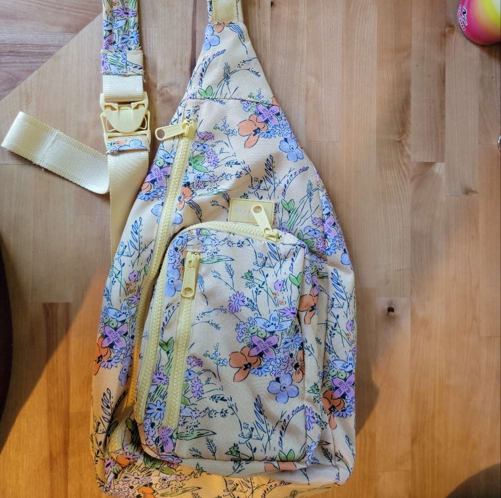 Vera Bradley sling bag